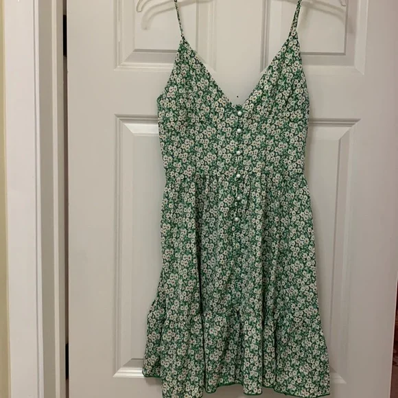 NWOT Green Floral Mini Dress With White Buttons. Size 8/10 - Picture 1 of 15
